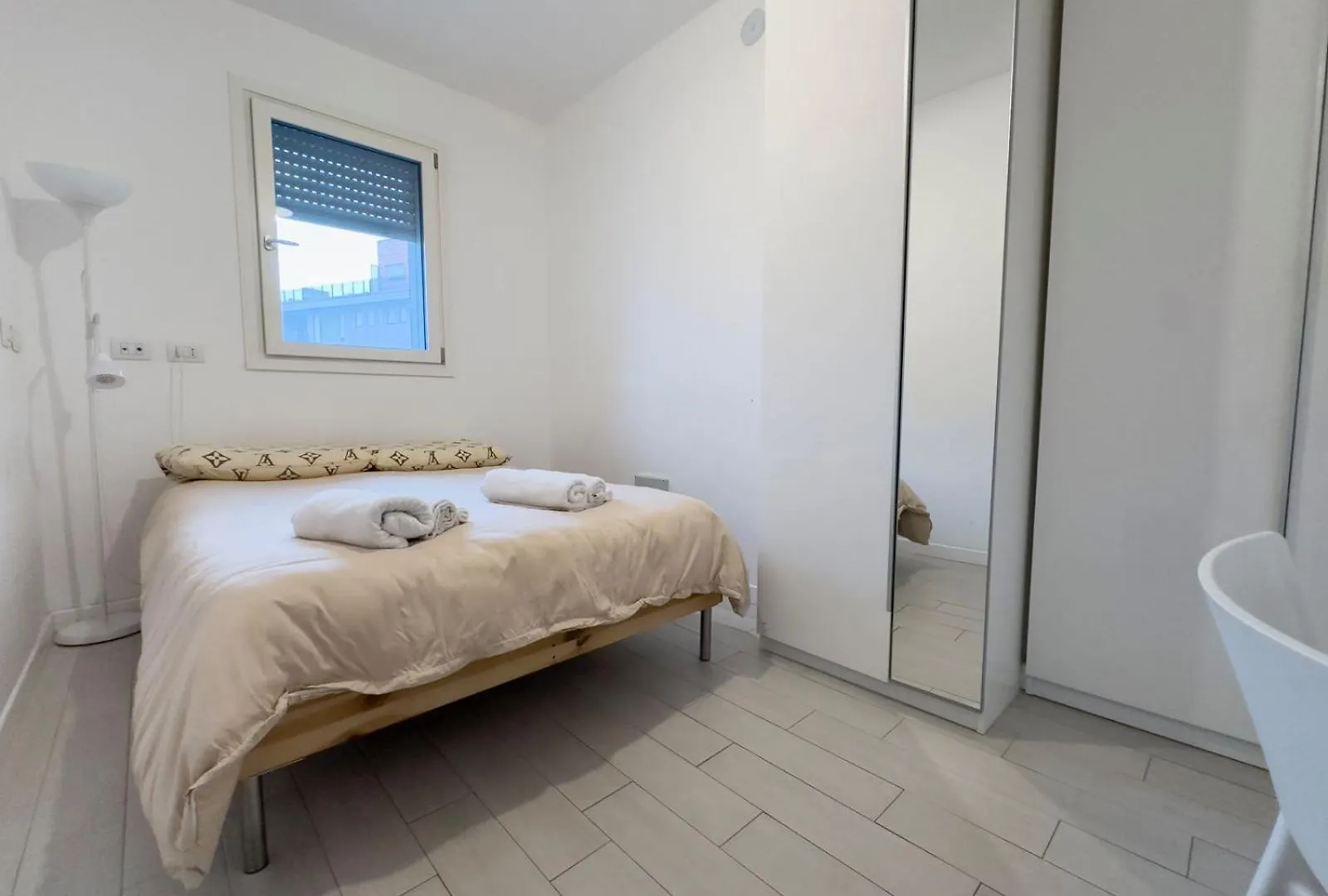 Amazing 3 Bedroom Apartment Next Rho Fiera ميلان 0*,  إيطاليا